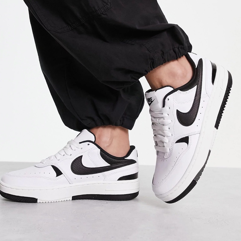 Never Worn Nike Gamma Force sneakers in white & black